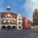 Platz 4: Freiburg  Die positive Entwicklung Freiburgs zeigt sich unter anderem bei der Kita-Quote und beim Wohnungsneubau. Nebenbei produzieren die Freiburger am wenigsten Abfall pro Kopf und genießen die beste Luftqualität aller Großstädte. (Niveauranking: Platz 15)