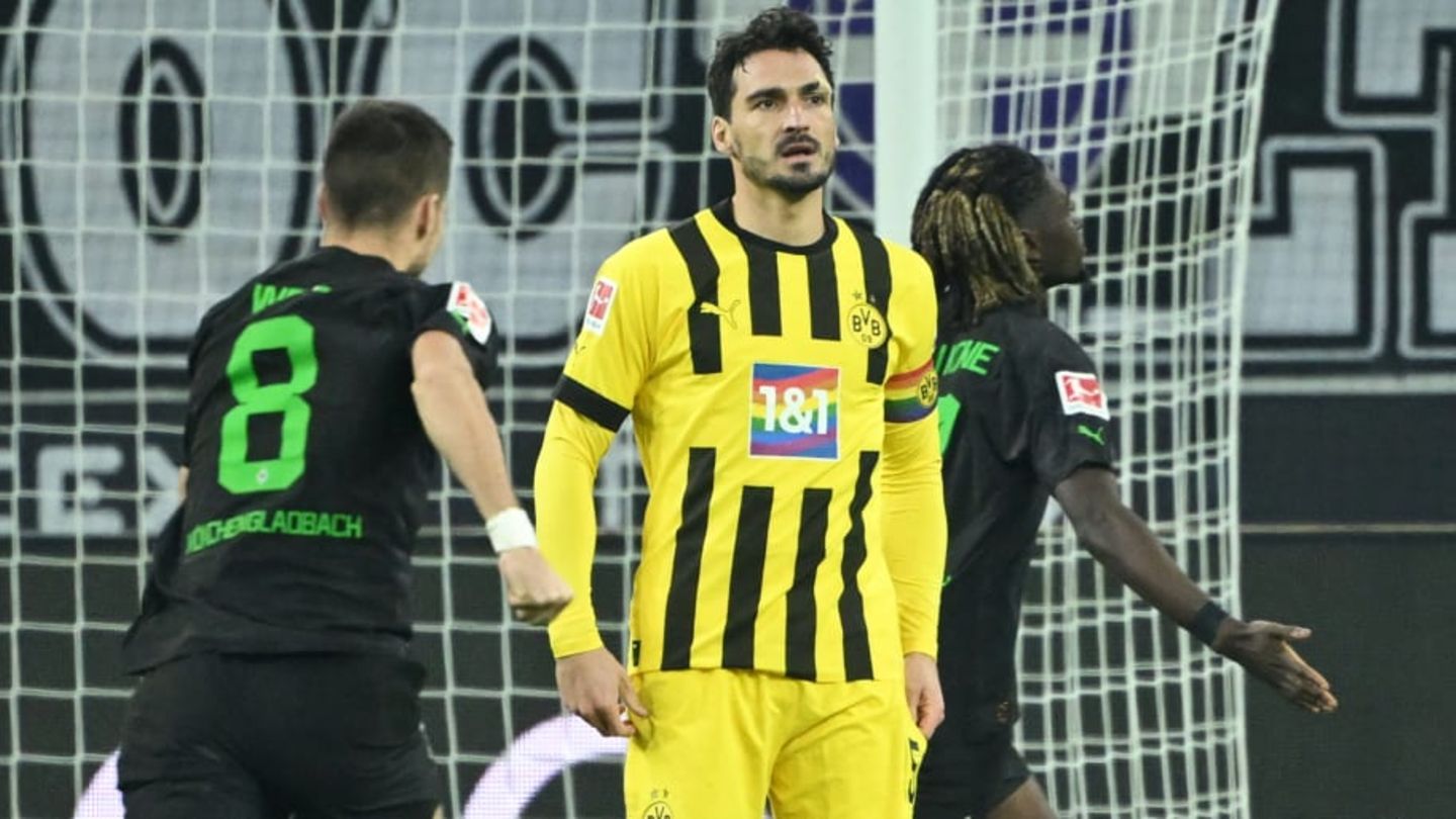 FBL-GER-BUNDESLIGA-MOENCHENGLADBACH-DORTMUND