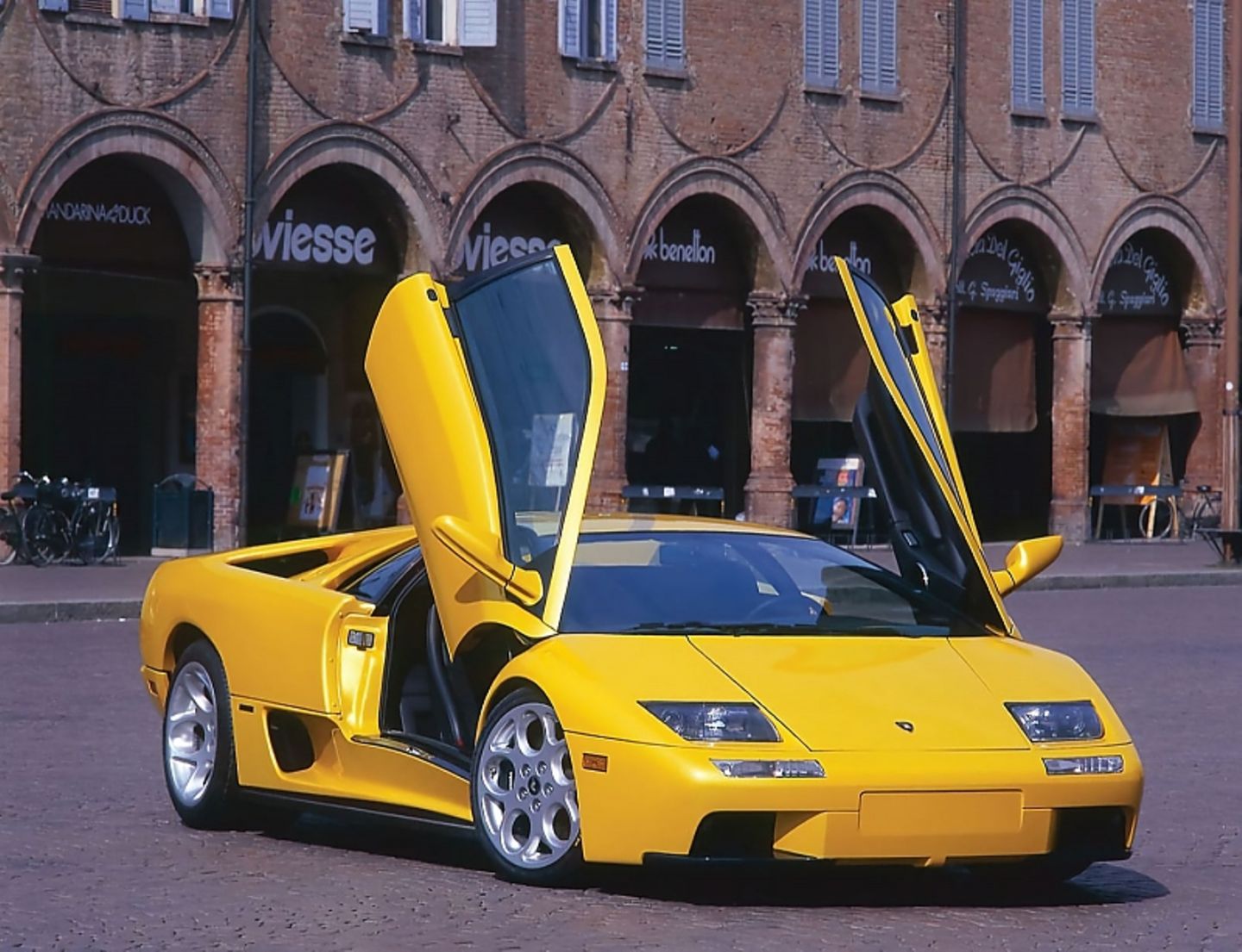Teuflich legendäre Türen: Lamborghini Diablo