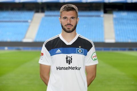 Der HSV hat Innenverteidiger Mario Vuskovic vorerst aus dem Training genommen