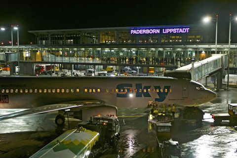 Maschine am Flughafen Paderborn