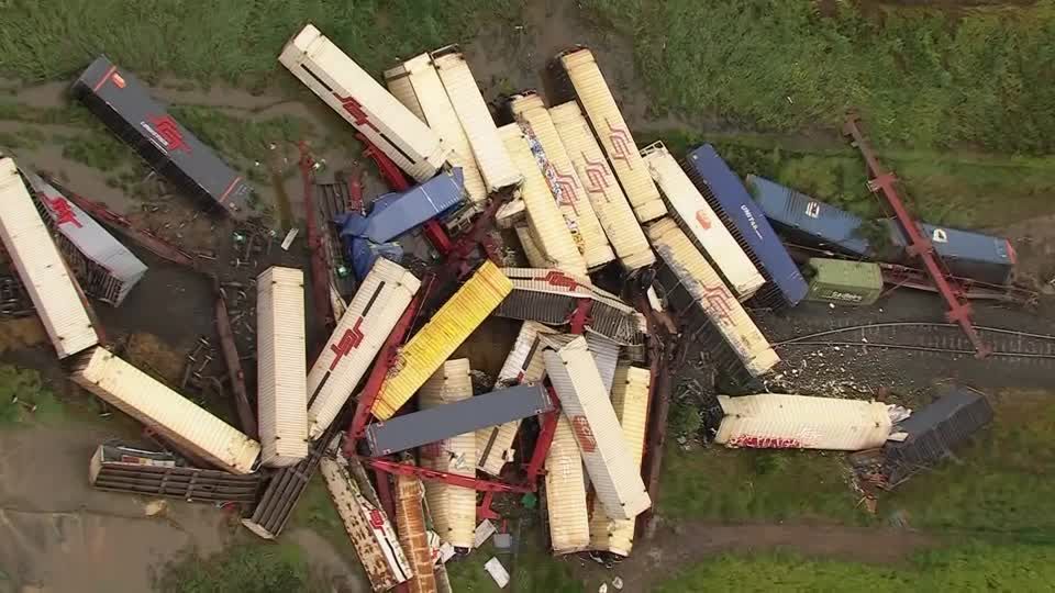 Video: Australien: Chaos nach Zugentgleisung