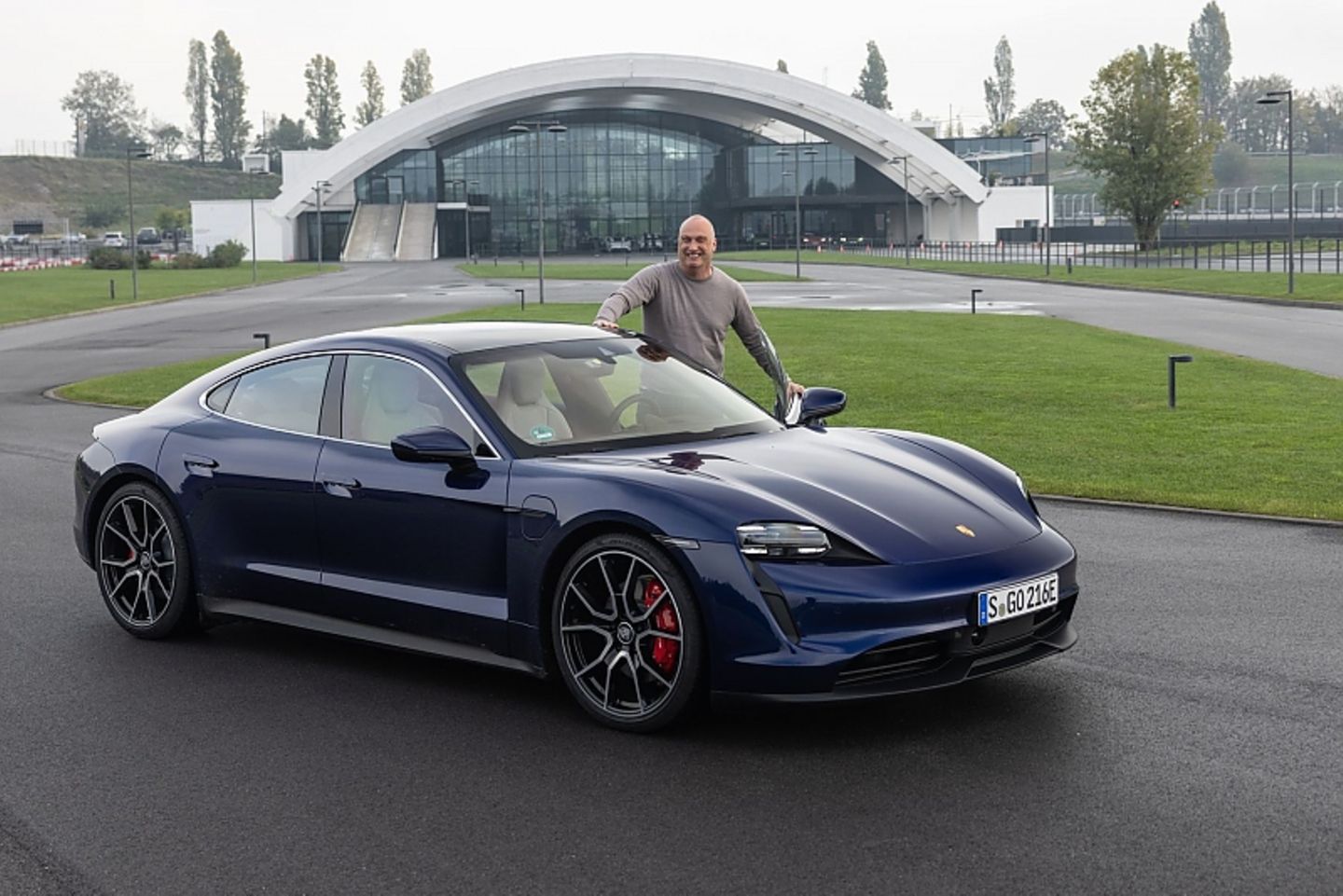 Porsche Taycan mit Reichweiten-Update MJ 2023