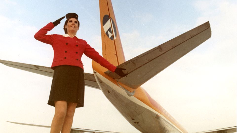 Werbefoto mit der Atlantis DC-8-33 in Frankfurt um 1970