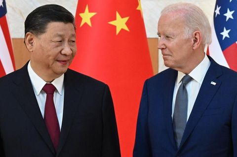 Präsidenten Biden und Xi bei tropischen Temperaturen auf der Ferieninsel Bali