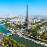 Blick auf den Eiffelturm in der französischen Hauptstadt Paris