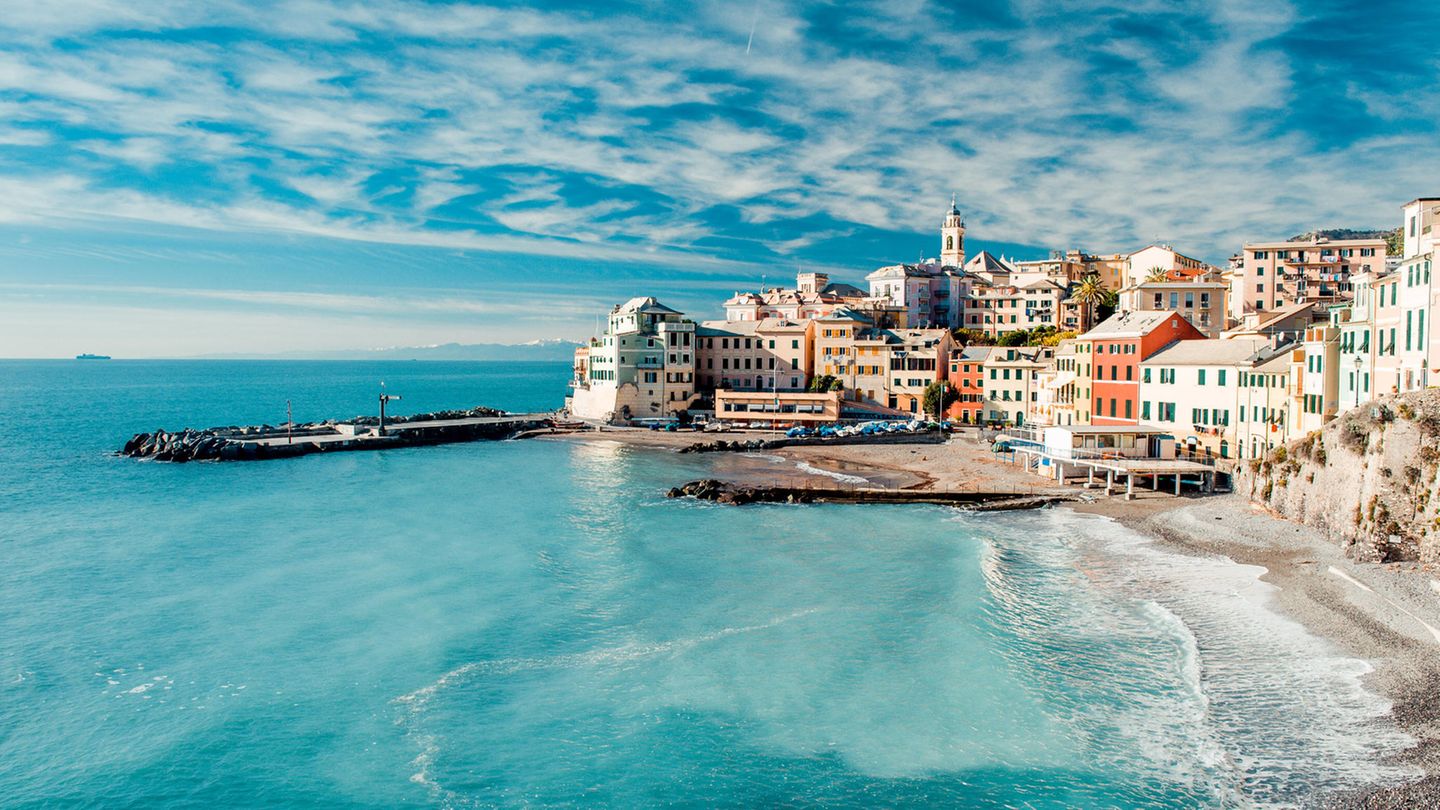 Blick auf die italienische Küste. Blick auf die italienische Küste.