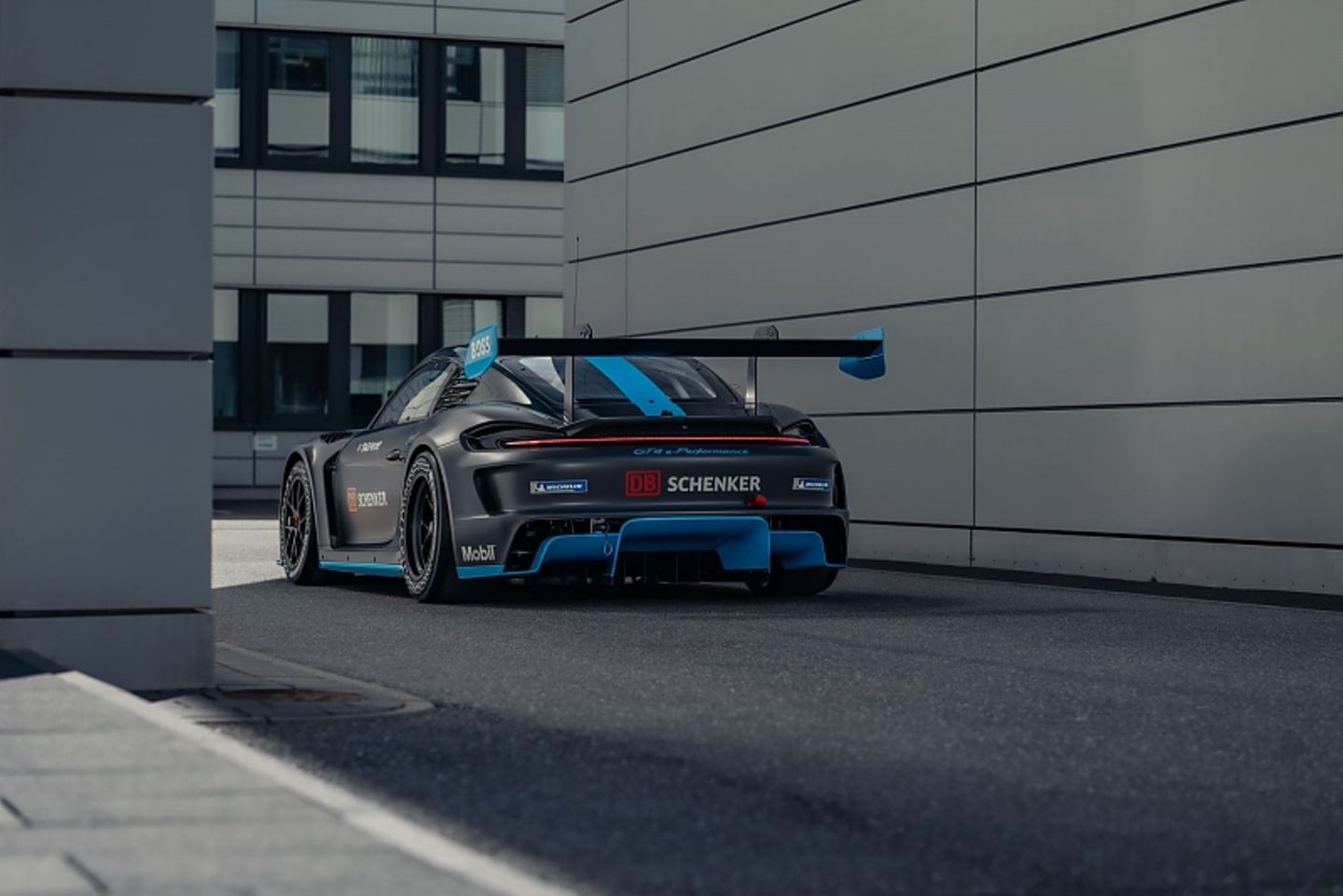 Porsche GT4 e-Performance