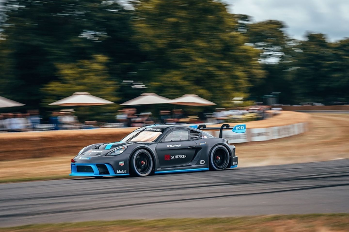 Porsche GT4 e-Performance