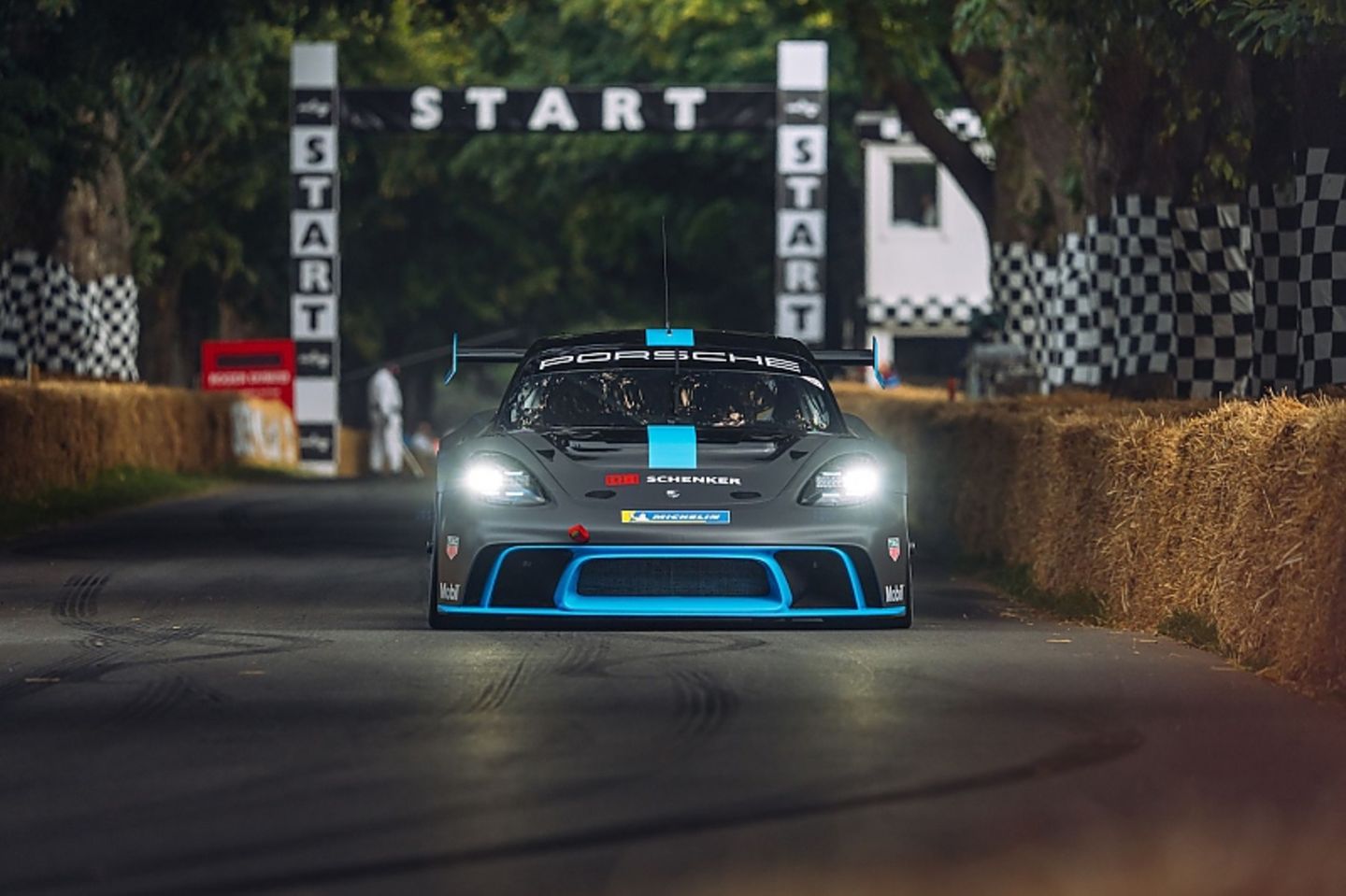 Porsche GT4 e-Performance