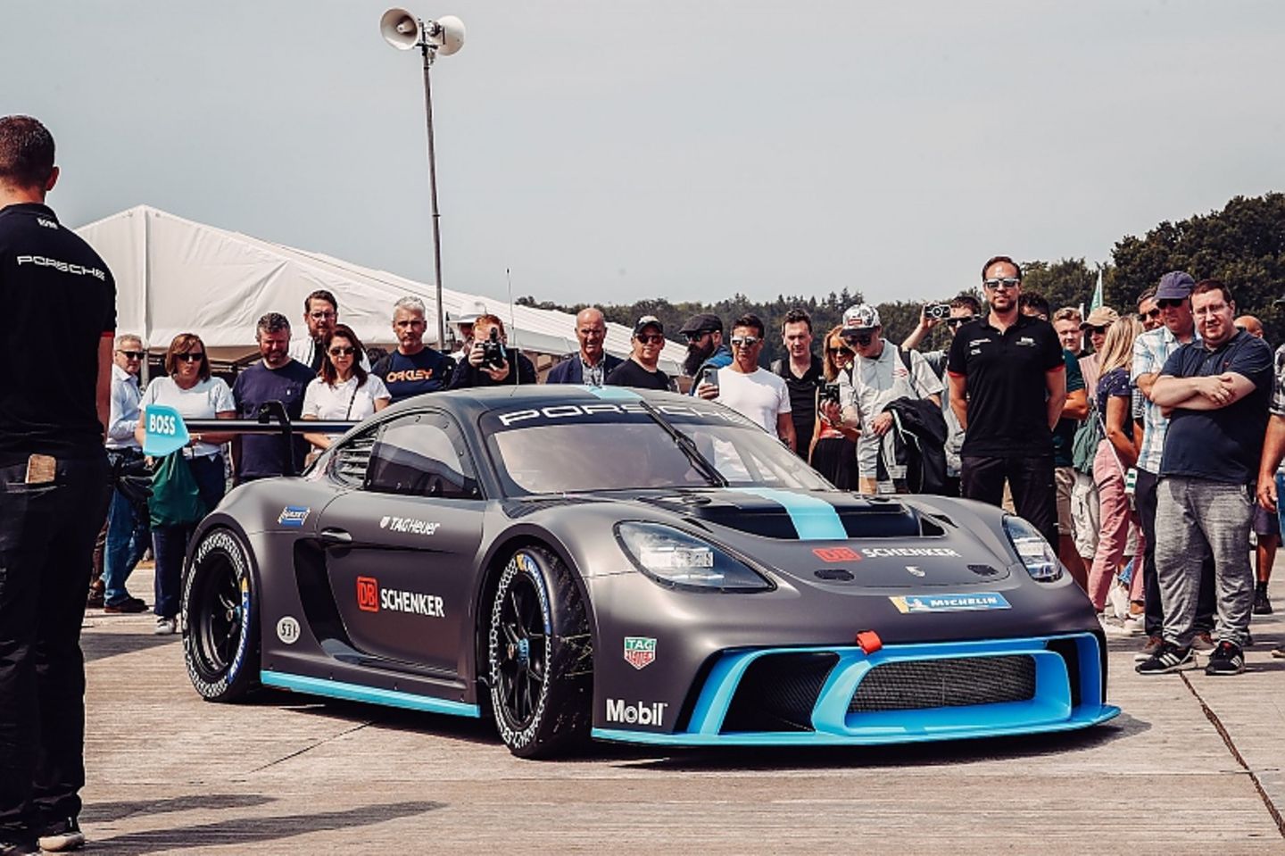 Porsche GT4 e-Performance