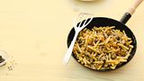 Makkaroni-Pilz-Gröstl