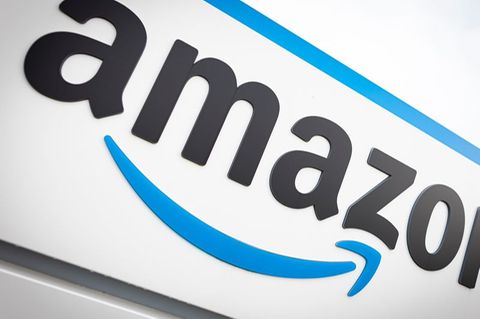 Ein Schild von Amazon