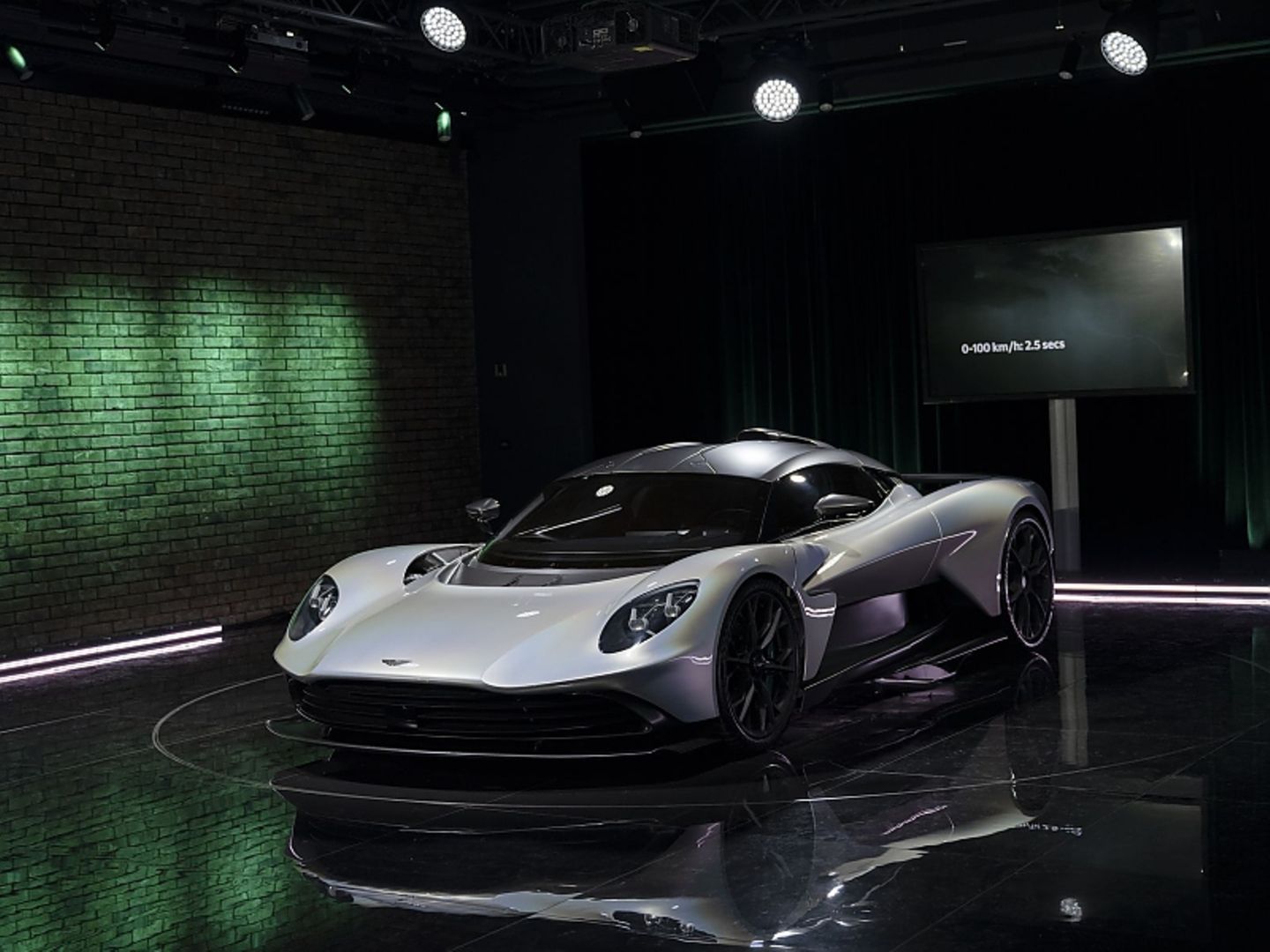 Aston Martin Valhalla