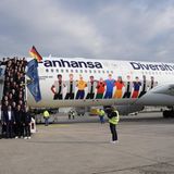 Airbus A330 der Lufthansa "Diversity Wins"
