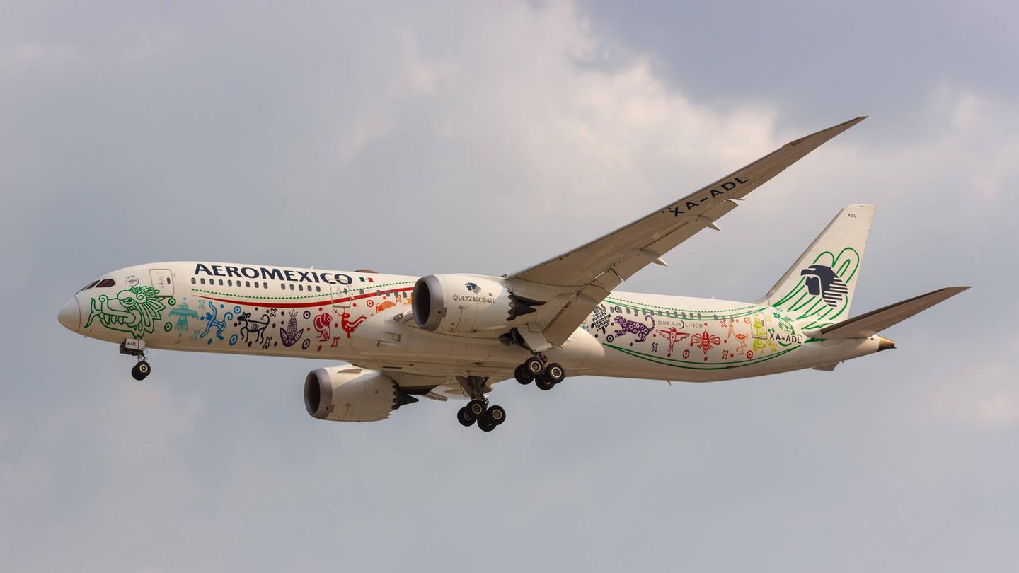 Boeing 787-9 Aeromexico "Quetzalcoatl"