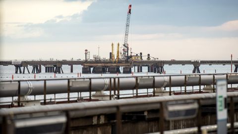 Am LNG-Terminal in Wilhelmshaven 1 sollen demnächst rund 5 Milliarden Kubikmeter Flüssiggas umgeschlagen werden