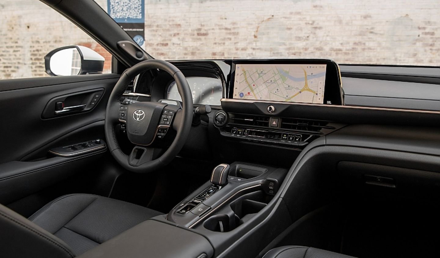 Toyota Crown Hybrid Max 2023