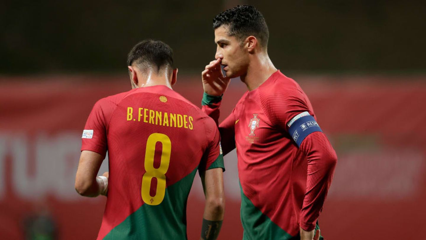 VIDEO: Icy welcome between Cristiano Ronaldo and Bruno Fernandes for Portugal national team