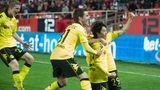 ... erspielt sich Mario Götze schnell einen Stammplatz in der jungen Dortmunder Truppe unter Klopp. Hier jubelt er mit Shinji Kagawa und Marcel Schmelzer während eines Europa-League-Spiels im Dezember 2010, Sven Bender kommt auch noch hinzu.