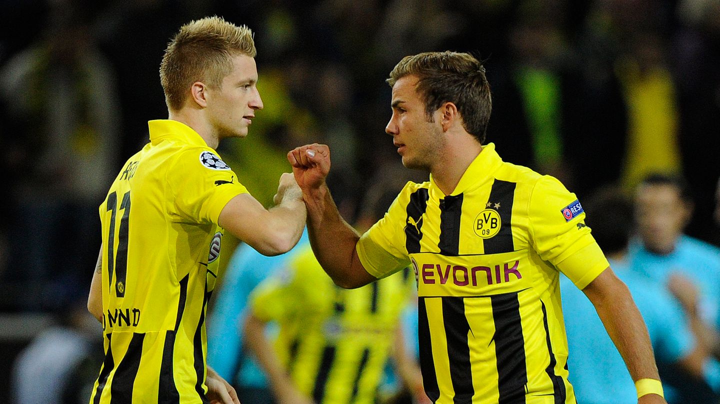 2012 wechselt Marco Reus (l.) von Borussia Mönchengladbach zum BVB und trifft auf seinen neuen Kollegen Götze. Dortmund hatte in der Vorsaison den Meistertitel und den DFB-Pokal gewonnen. Große Erfolge blieb dem Duo in Schwarz-Gelb aber verwehrt.