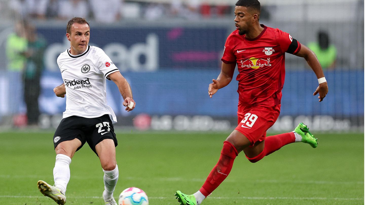 Deutsche Nationalmannschaft: Nach zwei Jahren kehrt Götze in die Bundesliga zurück – zu Eintracht Frankfurt. Beim Europa-League-Sieger spielt er im offensiven Mittelfeld und ist ein Grund dafür, dass Frankfurt in der Bundesliga nach mäßigem Beginn oben mitspielt und das Champions-League-Achtelfinale erreicht. Nach zwei Jahren kehrt Götze in die Bundesliga zurück – zu Eintracht Frankfurt. Beim Europa-League-Sieger spielt er im offensiven Mittelfeld und ist ein Grund dafür, dass Frankfurt in der Bundesliga nach mäßigem Beginn oben mitspielt und das Champions-League-Achtelfinale erreicht.