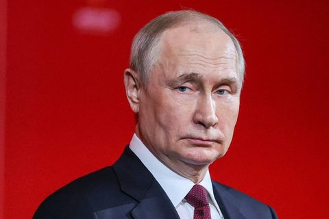 Wladimir Putin fürchtet sich vor den Eliten Russlands. Um sie unter Kontrolle zu halten, setzt er auf Angst. 
