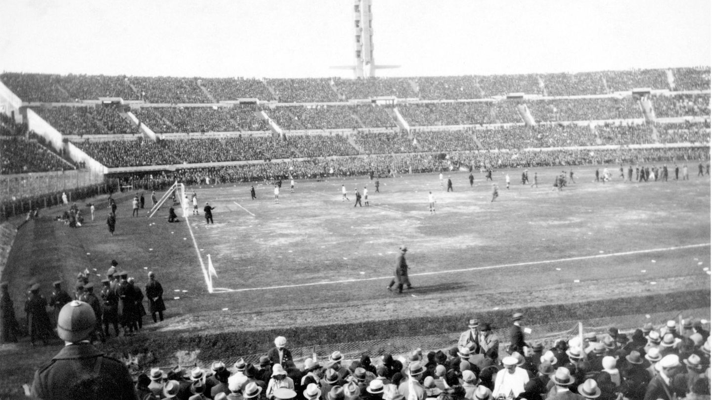 Umstrittene WMs - Finale 1930 in Montevideo Umstrittene WMs - Finale 1930 in Montevideo