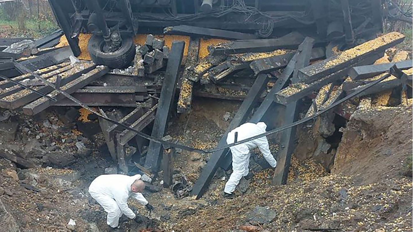 Ukraine Blog - Forensiker untersuchen Einschlagstelle in Polen