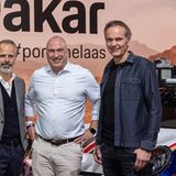 Die Männer hinter dem Porsche 911 Dakar: Frank Moser, Leiter 
der Baureihen 911 und 718 (links) sowie Porsche- und VW-
Konzernch