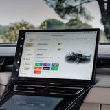 Große Displays im WEY Coffee 01