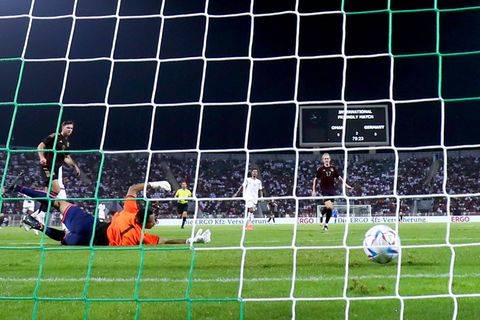 Niclas Füllkrug (l.) erzielte den Siegtreffer gegen den Oman für die DFB-Elf