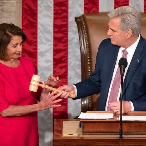 Kevin McCarthy (rechts) und Nancy Pelosi (links)