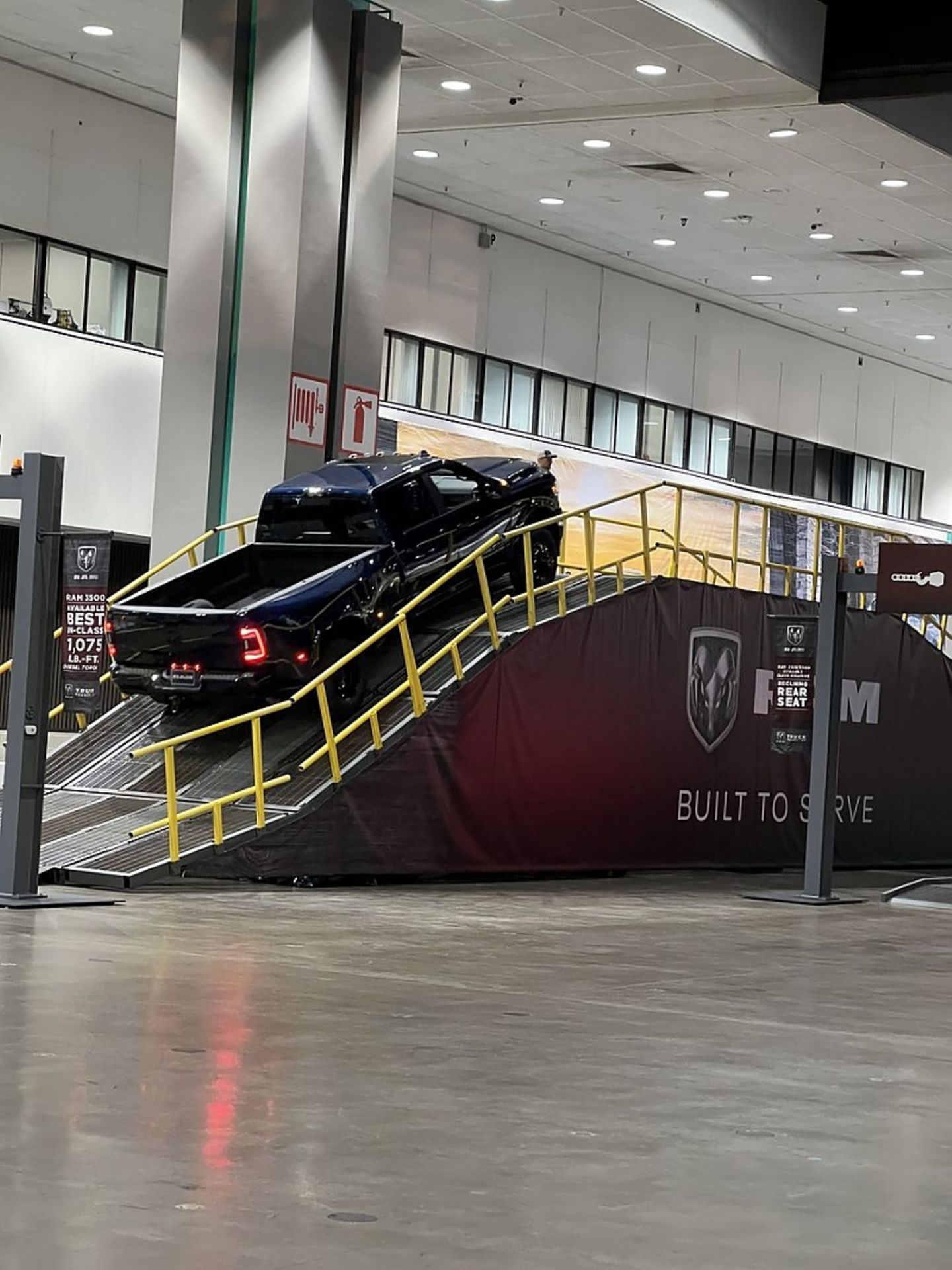 In den Messehallen wird eifrig getestet
