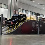 In den Messehallen wird eifrig getestet