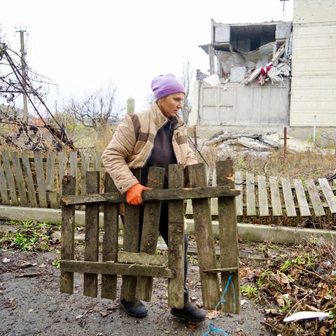Ukraine, zerstörtes Dorf