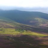 Der größte Schatz des Hauses ist allerdings seine Lage. Als größtes privates Grundstück im Lake Distrikt National Park gelegen, ist es in jeder Richtung Kilometer vom nächsten Nachbarn entfernt. Ganze zwölf Quadratkilometer umfasst entsprechend das angebotene Gelände