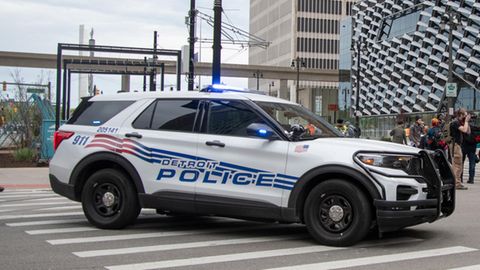 Ein Polizeiauto aus Detroit. Die Polizei konnte den mutmaßlichen Täter nach seiner Uber-Fahrt schnell festnehmen.