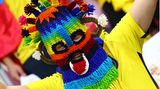 Fan aus Ecuador mit Wollmaske