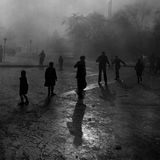 Smog in London 1952: Szene bei einem Teich im Park Hampstead Heath