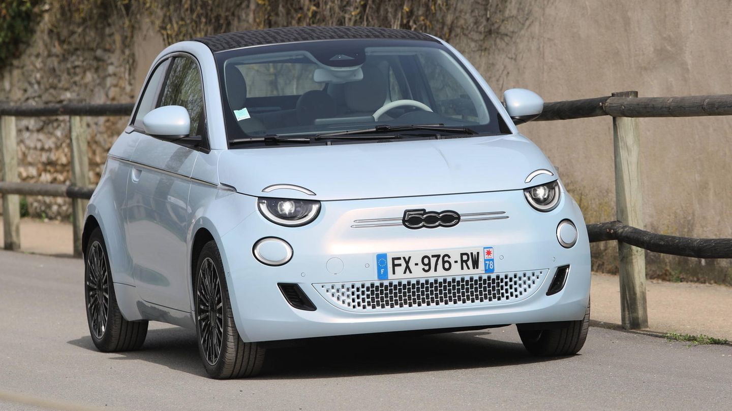 Clint Eastwood Fiat 500e
