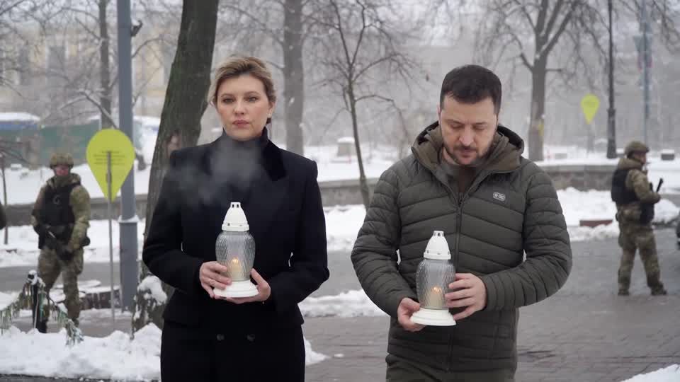 Video: Selenskyj verspricht an Protest-Jahrestag Sieg über Russland Video: Selenskyj verspricht an Protest-Jahrestag Sieg über Russland