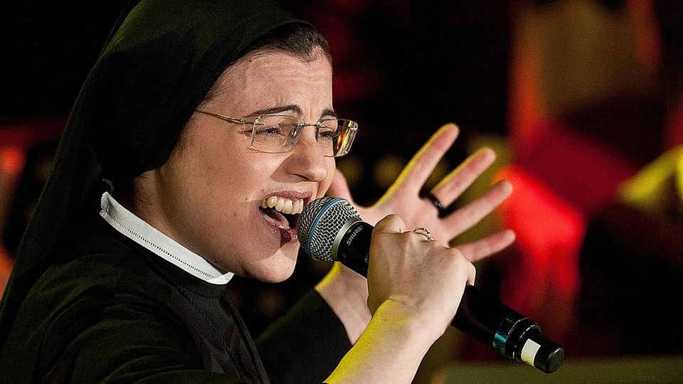 Italien TalentshowNonne aus verlässt Orden und wird Kellnerin