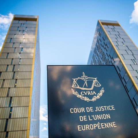 Der Europäische Gerichtshof (EuGH) von unten aufgenommen