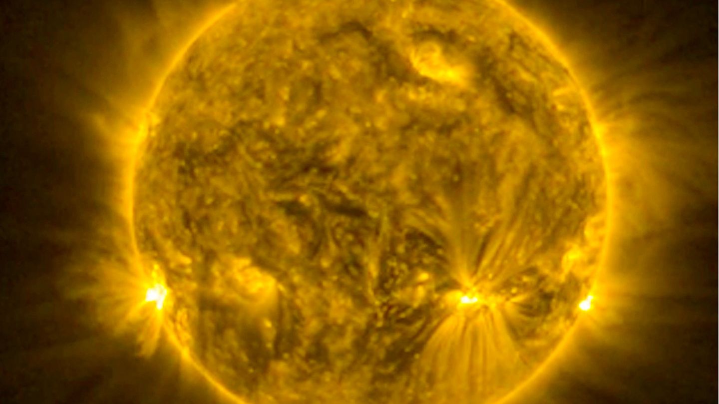 Timelapse of the Sun: Galactic Serpent?  Esa publishes video