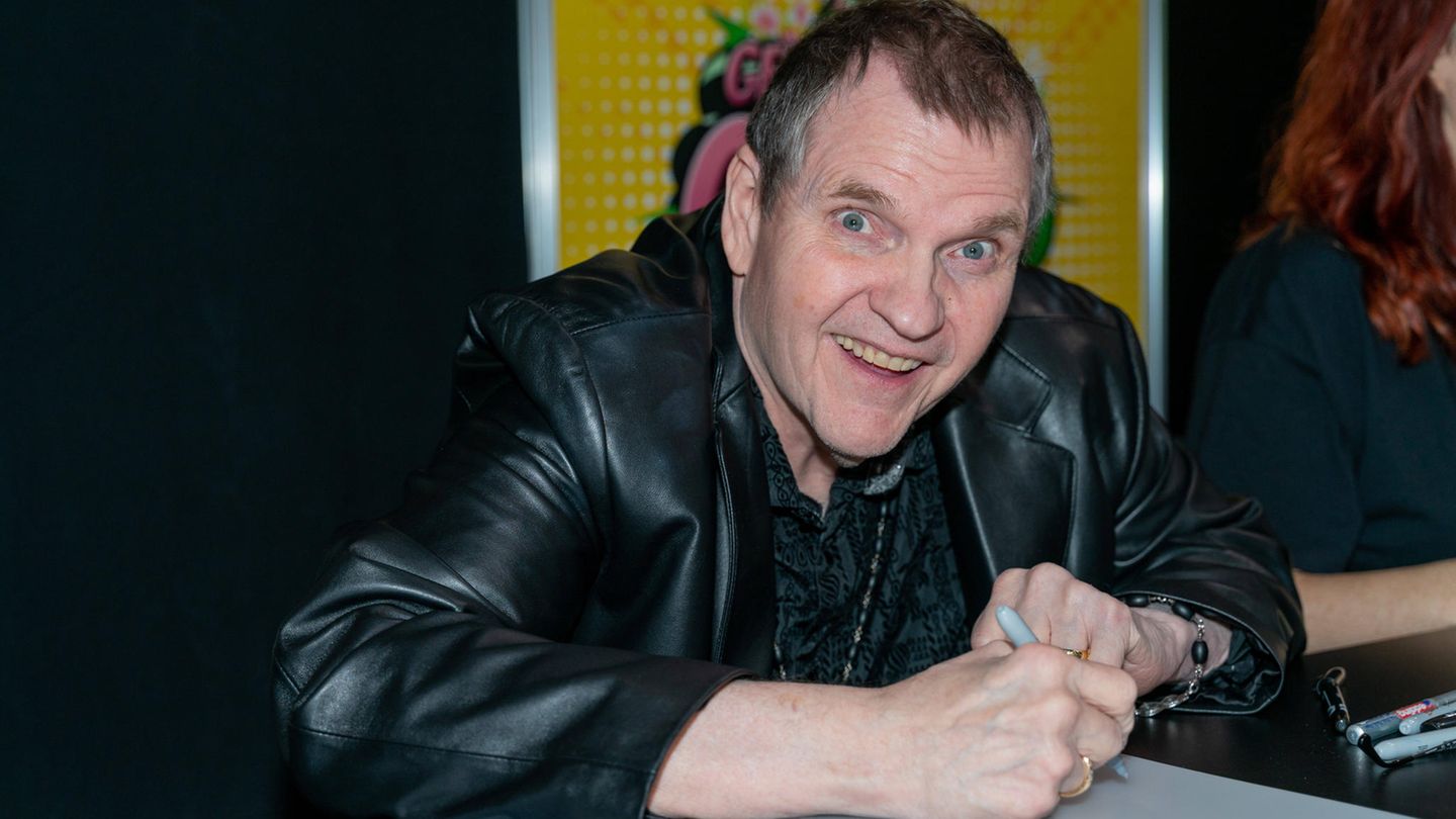 Meat Loaf Die Karriere von Meat Loaf erstreckte sich über sechs Jahrzehnte in denen er weltweit über 100 Millionen Alben verkauft habe und in über 65 Filmen mitwirkte. Der als Marvin Lee Aday im US-Bundesstaat Texas geborene Musiker starb am 20. Januar im Alter von 74 Jahren. Nach seinem internationalen Durchbruch mit "Bat Out Of Hell" 1977 kam für ihn der Absturz: Der Sänger ruinierte sich auf einer Welttournee die Stimme und kämpfte danach mit Problemen wie Depressionen, Alkoholsucht und weniger erfolgreichen Nachfolge-Alben. Mit "Bat Out of Hell II: Back into Hell" (1993) und "Bat Out of Hell III: The Monster is Loose" (2006) schaffte er Comebacks. Zu einem seiner bekanntesten Lieder gehörte sein Welthit "I'd Do Anything for Love (But I Won't Do That)".