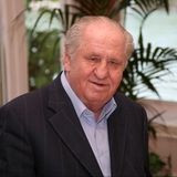 Karl Spiehs prägte mit leichten Komödien und Erotikfilmen das deutschsprachige Unterhaltungsgenre von den 1960er bis zu den 1980er Jahren stark mit. Zu seinen fast 400 Produktionen gehörten auch die TV-Serien "Klinik unter Palmen" und "Ein Schloss am Wörthersee". Spiehs arbeitete mit vielen Stars wie Roy Black und Uschi Glas. Bekannt ist er unter anderem für 80er-Jahre-Komödien wie "Die Supernasen" (1983) mit Thomas Gottschalk und Mike Krüger, "Sunshine Reggae auf Ibiza" (1983) mit Karl Dall und Olivia Pascal oder "Zärtliche Chaoten" (1987) mit Gottschalk und Helmut Fischer. Außerdem produzierte Spiehs in den Boomzeiten des deutschen Sexkinos der 1970er viele Filme wie "Josefine Mutzenbacher" (1970) oder "Was Schulmädchen verschweigen" (1973). Zu seinen Schlagerfilmen gehörte "Tante Trude aus Buxtehude" (1971) mit Rudi Carrell. Spiehs verstarb am 27. Januar dieses Jahres. Der Österreicher wurde 90 Jahre alt.