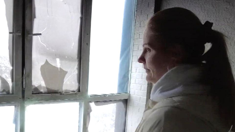 Kälte trifft auf Ukrainer in zerstörten Wohnungen