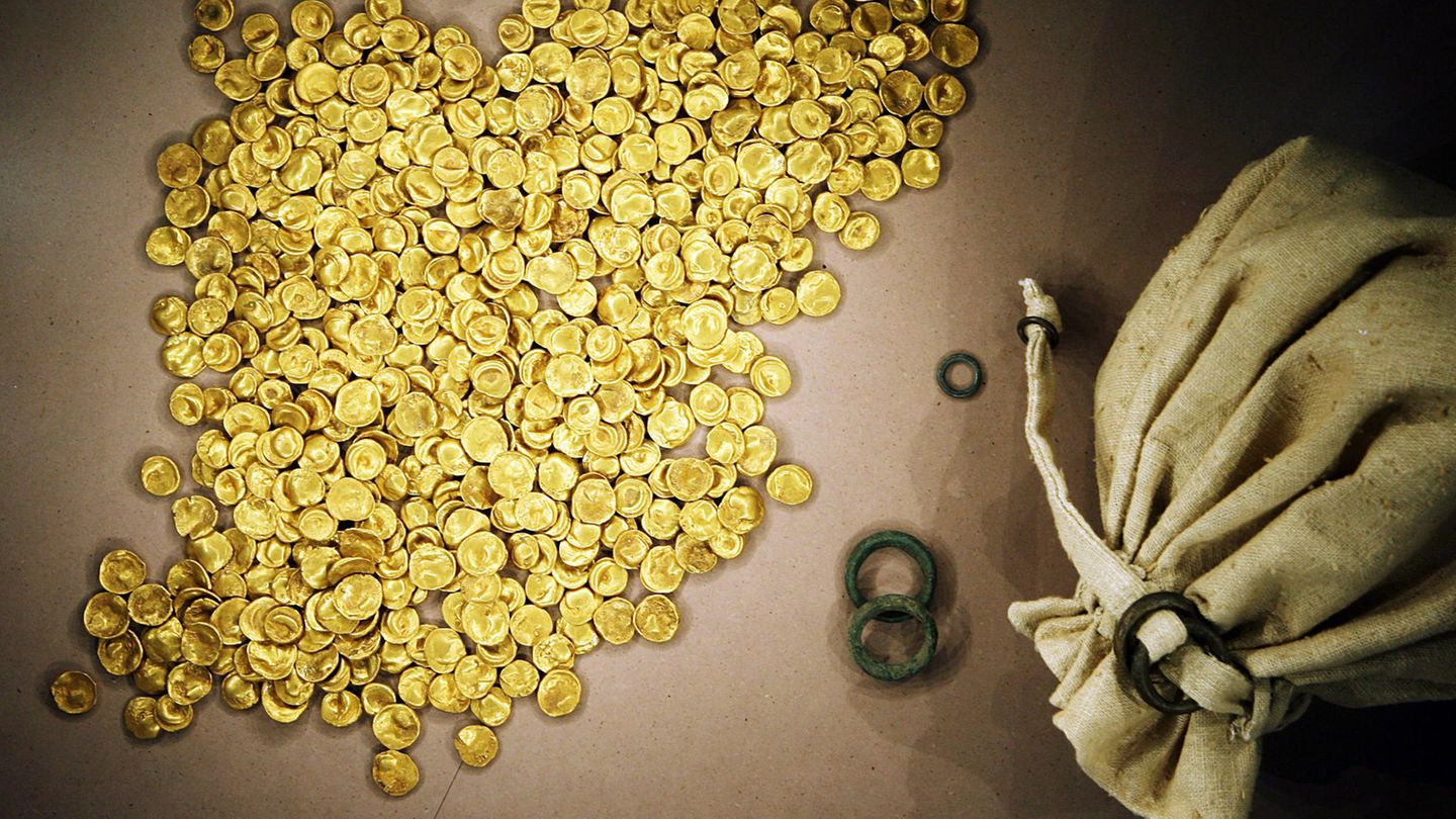 Tief im Boden eingelassen wird im Kelten- und Römermuseum in Manching bei Ingolstadt der keltische Goldschatz ausgestellt