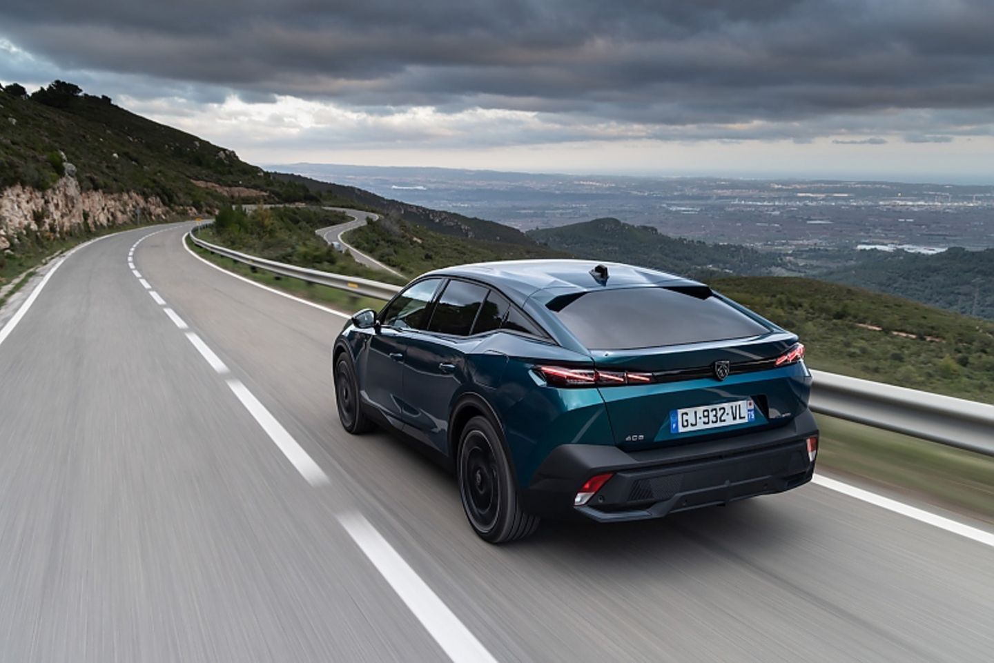 Peugeot 408 PHEV